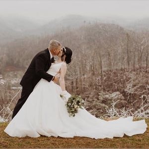 Stunning Ballgown Wedding Dress